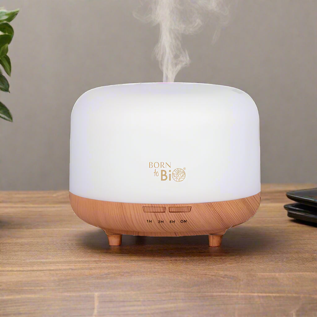 Idées cadeaux pour femmes fans de bien-être – diffuseur d'huiles essentielles bois et LED en action. Koolkado